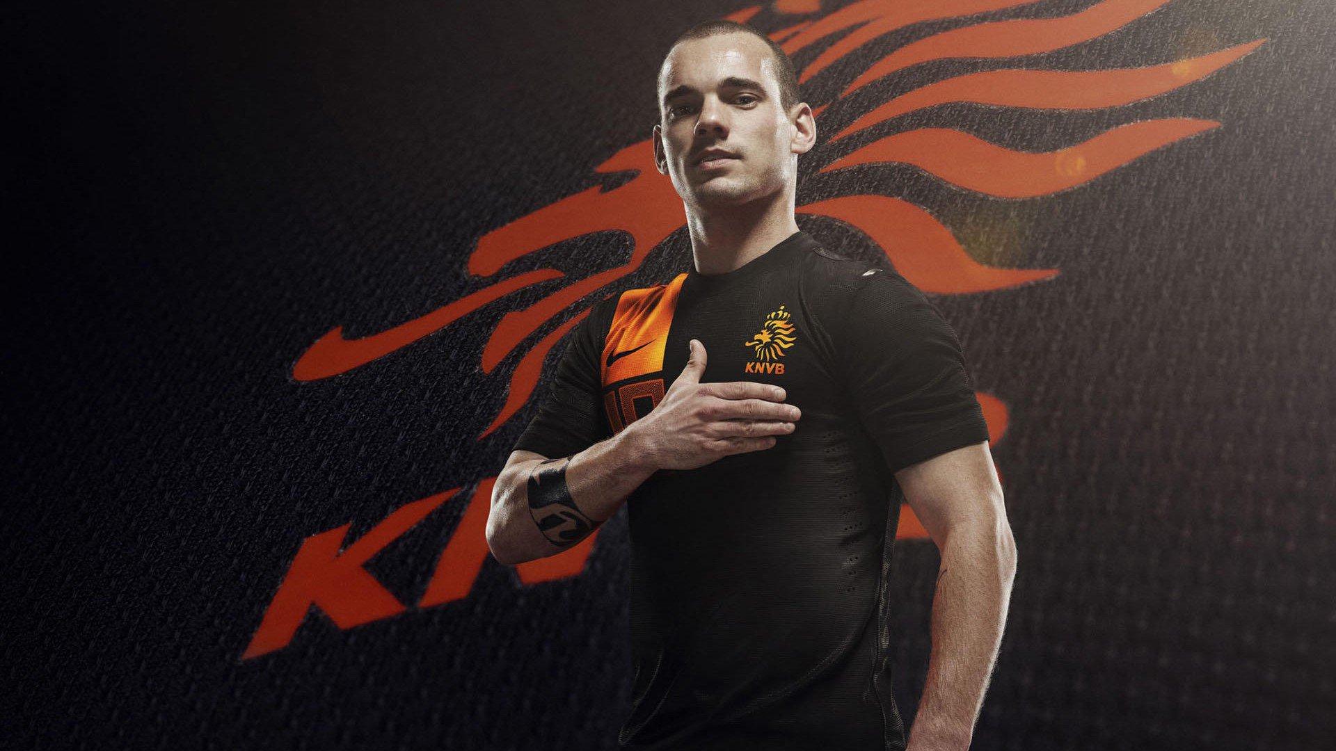 马赫雷斯双重血脉引热议，阿尔及利亚情怀超越摩洛哥血缘，足球身